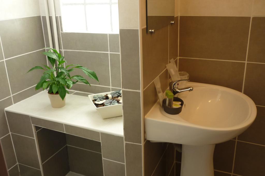 L'Hospitalet Saint Charles Otel Montpellier Oda fotoğraf